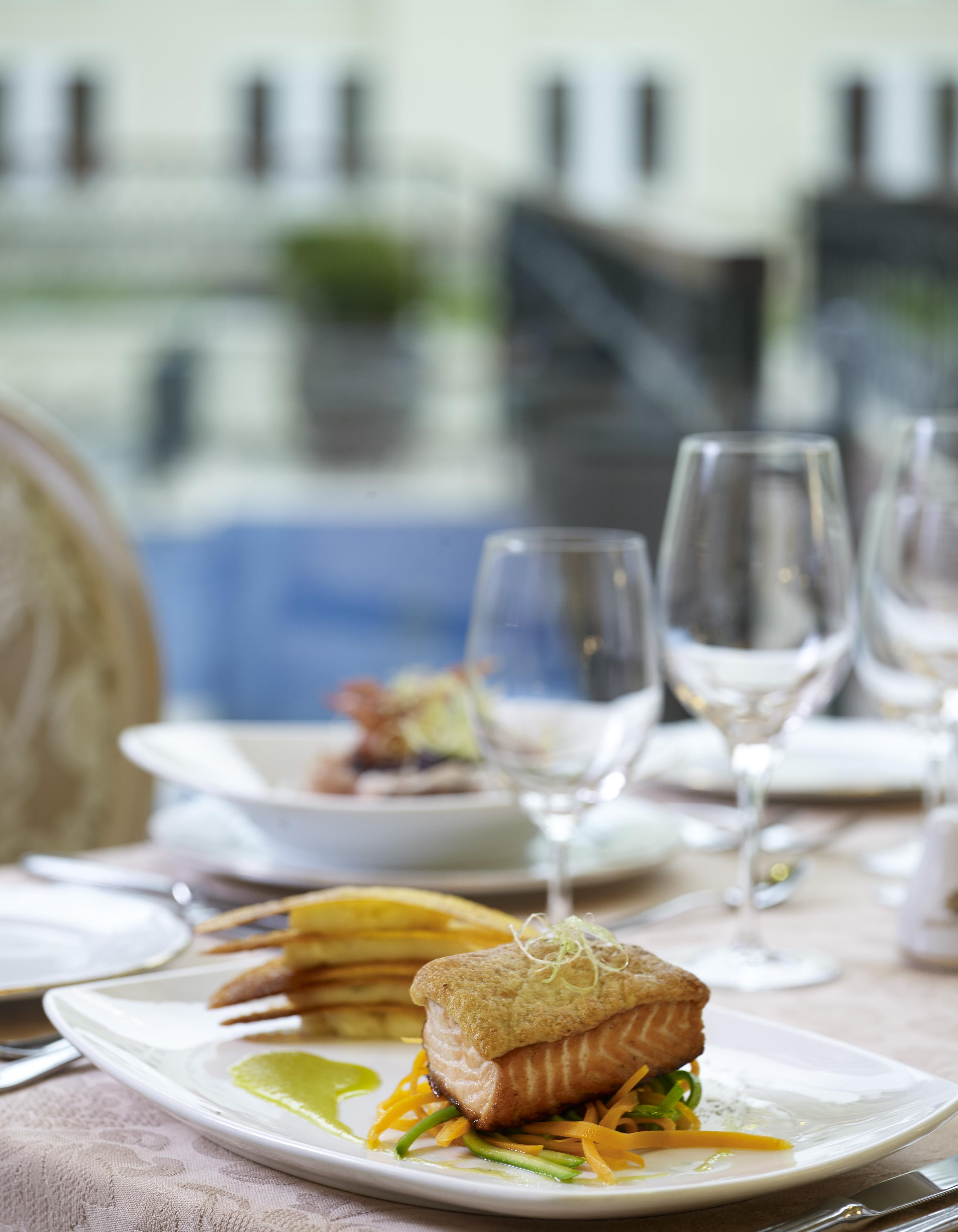 Grand Serai Congress And Spa Ioannina Extérieur photo A table set for a meal