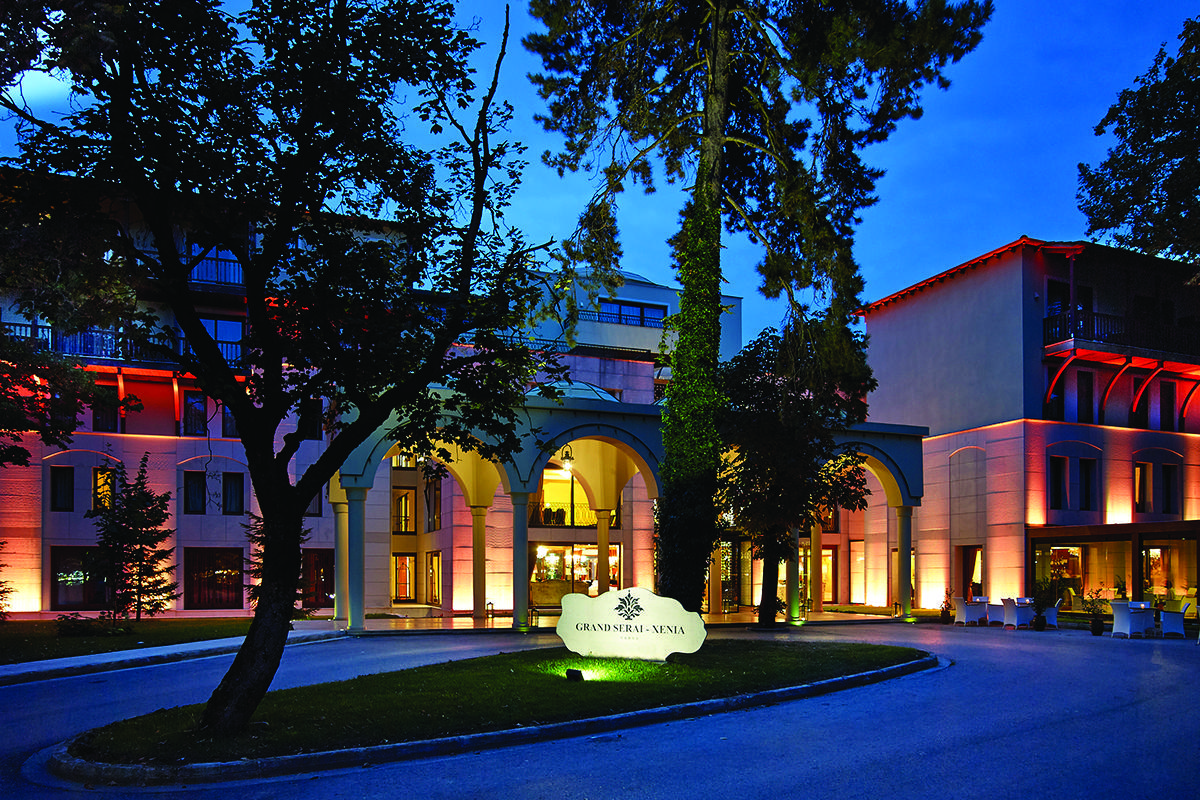 Grand Serai Congress And Spa Ioannina Extérieur photo Entrance of the hotel